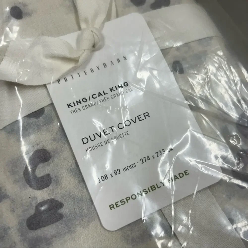 Pottery Barn Snow Leopard Percale Duvet Cover King / California King White Gray